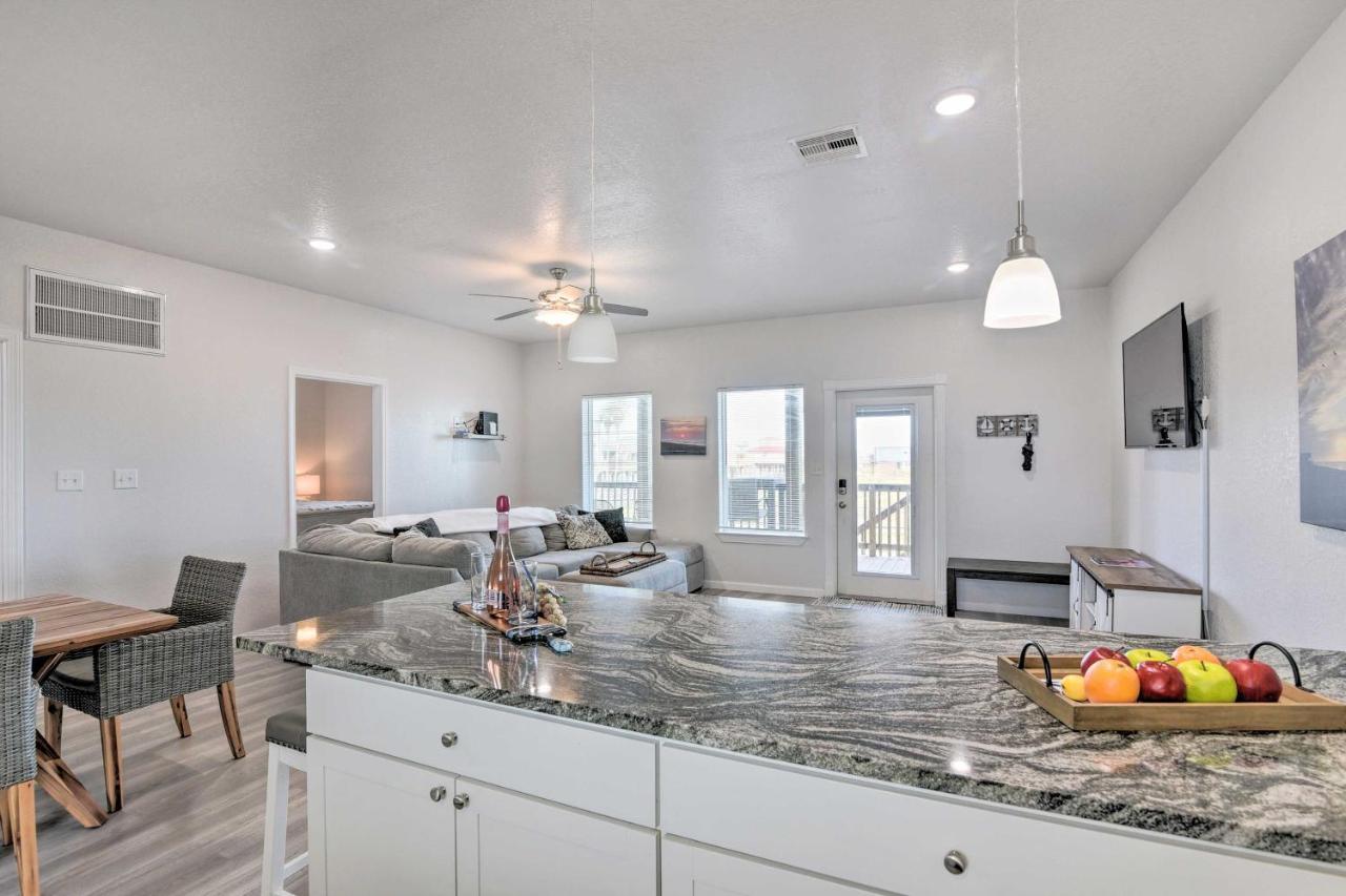Surfside Beach Retreat With Deck And Ocean Views المظهر الخارجي الصورة