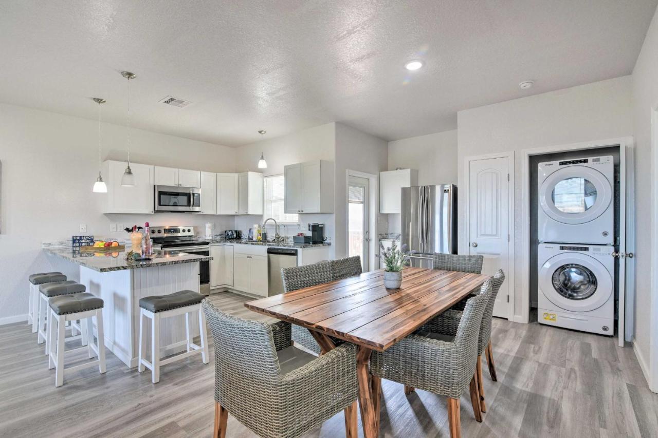Surfside Beach Retreat With Deck And Ocean Views المظهر الخارجي الصورة