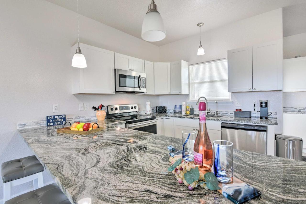 Surfside Beach Retreat With Deck And Ocean Views المظهر الخارجي الصورة