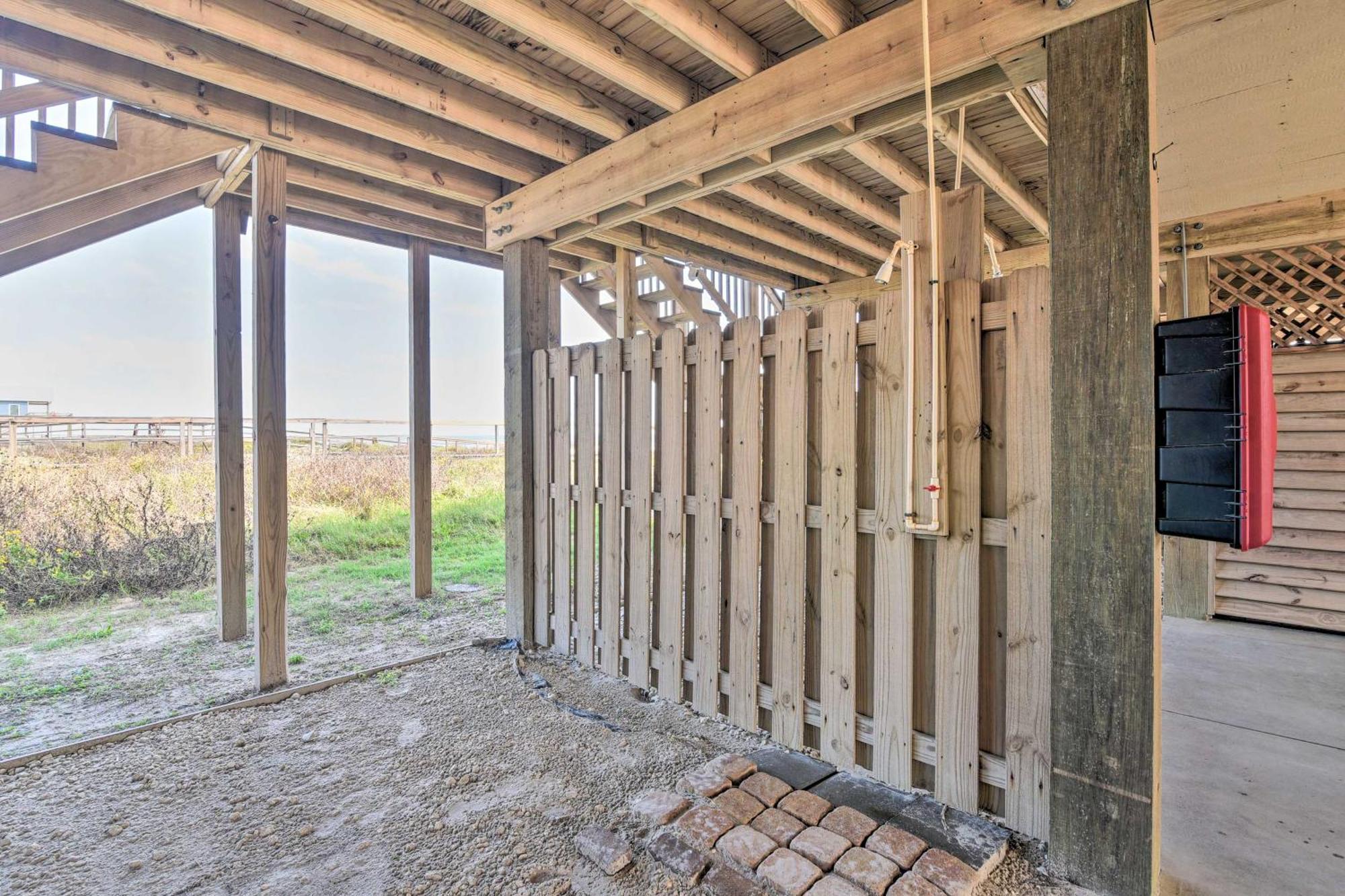 Surfside Beach Retreat With Deck And Ocean Views المظهر الخارجي الصورة