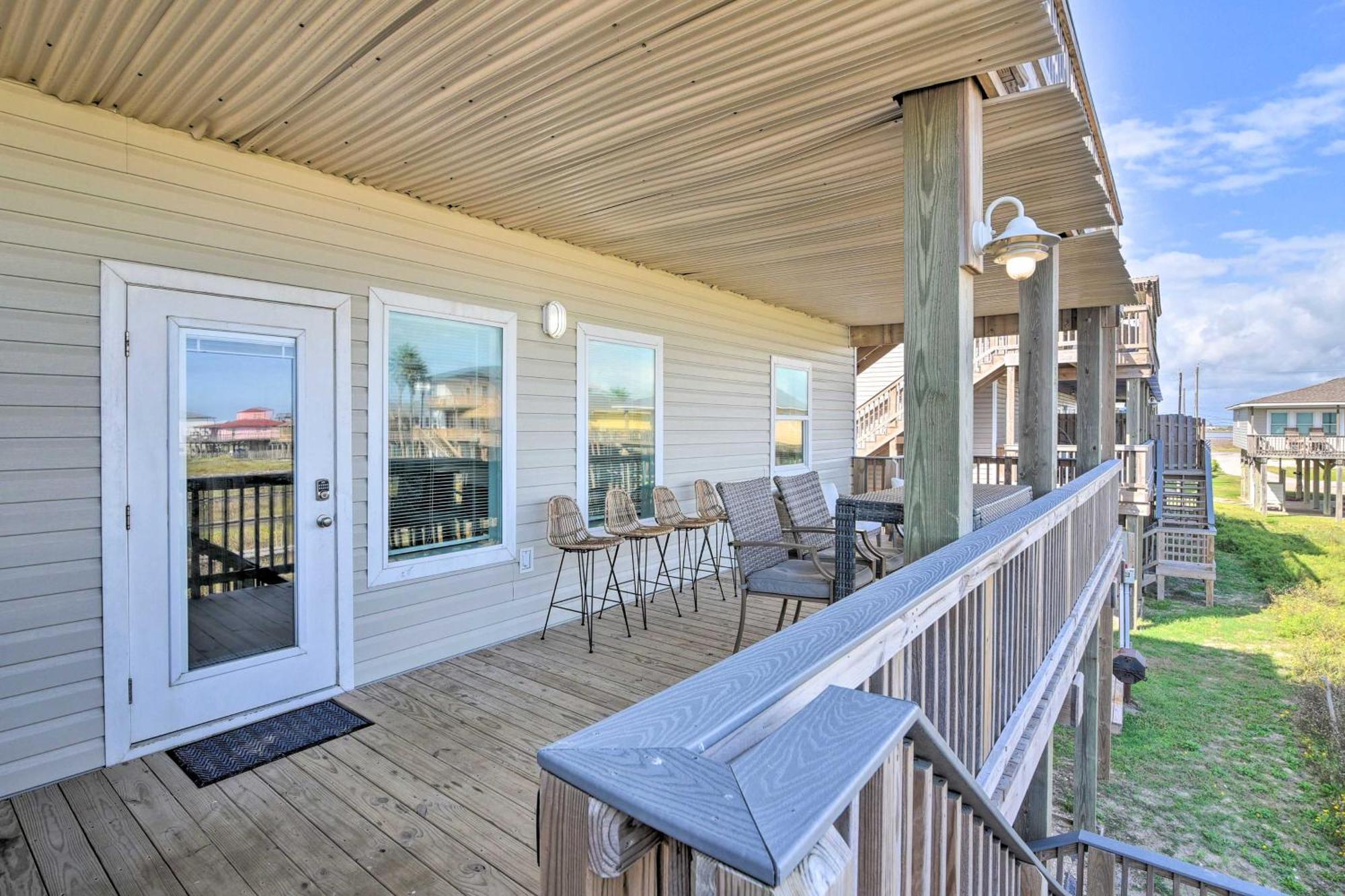 Surfside Beach Retreat With Deck And Ocean Views المظهر الخارجي الصورة